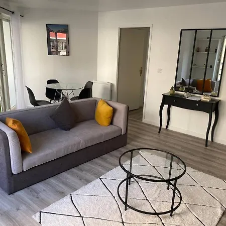 Modern Luxury Near Paris أورْجونْتُيْ