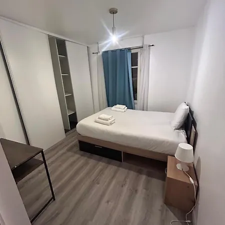 Modern Luxury Near Paris 아르장퇴유